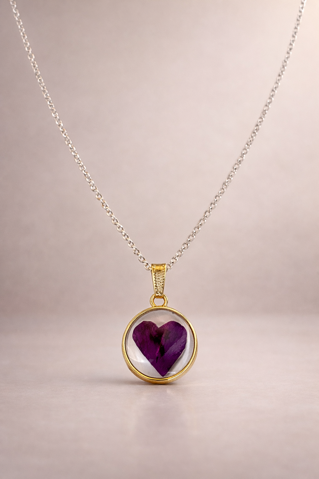 resin pendant chain